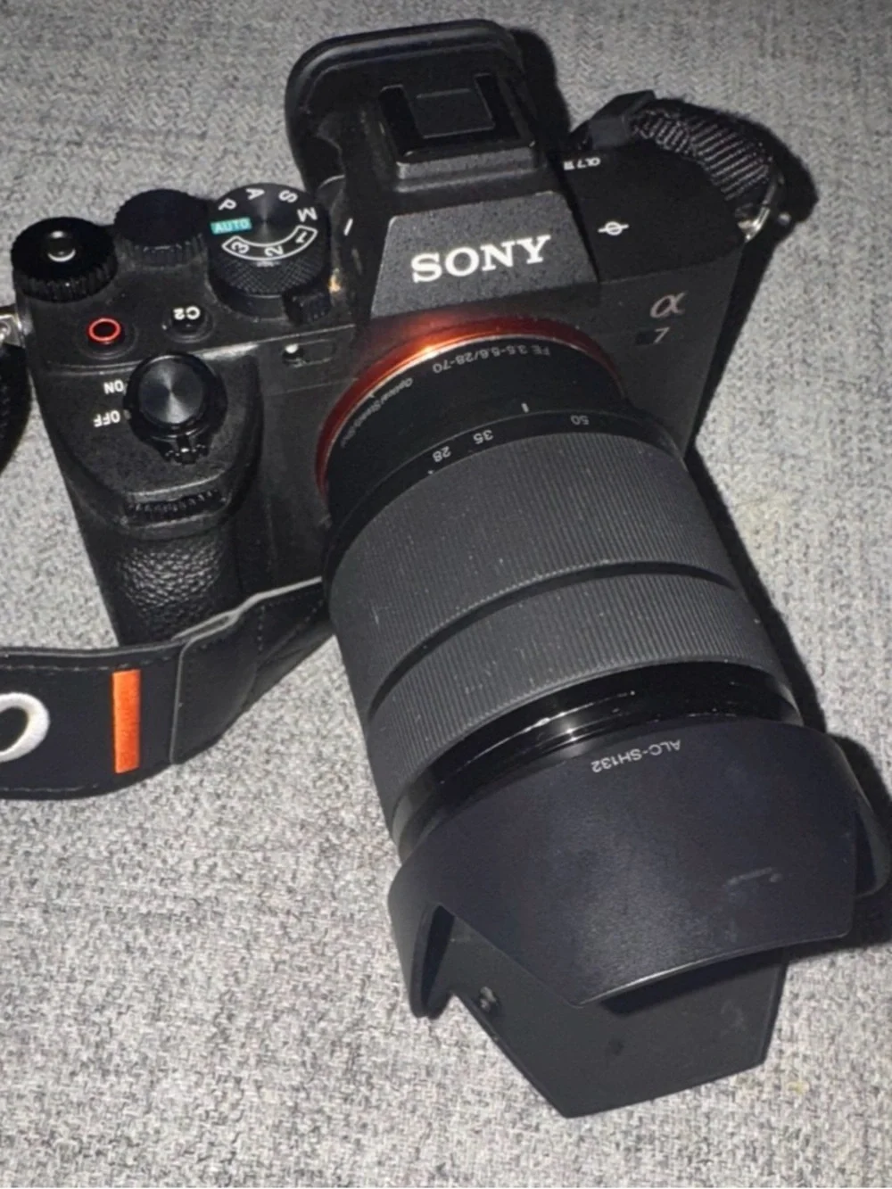 Sony Alpha a7 IV Mirrorless Camera + FE 28-70mm OSS Lens | Low Shutter Count